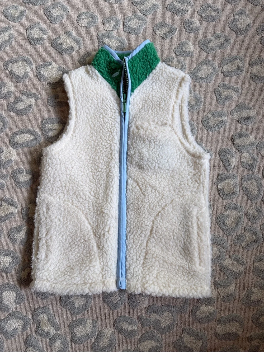 The Beaufort Bonnet Company Van Camp Vest in Palmetto Pearl/Kiawah Kelly Green